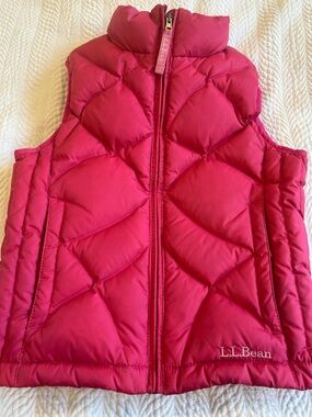 LLBean Girls Down Vest. Size 5-6.
